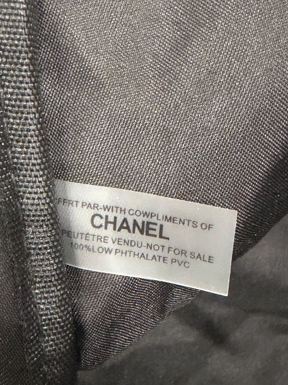 Like new Chanel Cream and Black unisex duffle Bag g-w-p - Picture 8 of 9